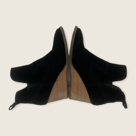 Blondo Irving Stacked 2.75" Wedge Ankle Boot Waterproof Black Suede B6564 9.5 - Picture 5 of 8